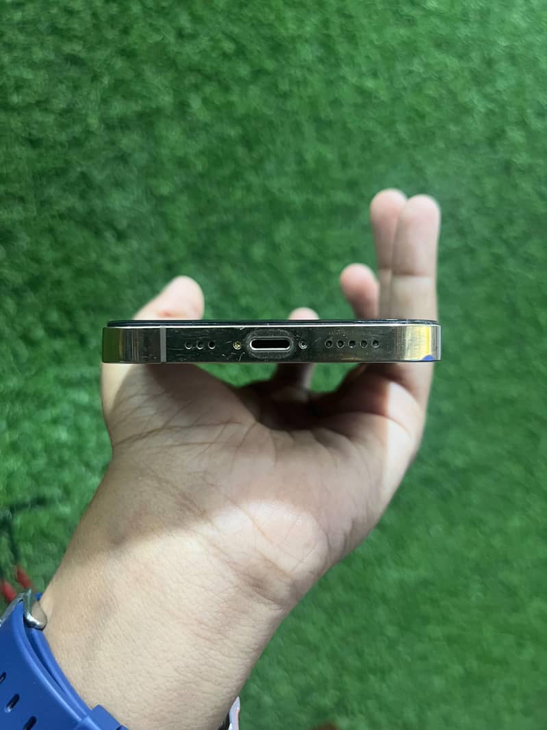 Apple iPhone 12 Pro 2