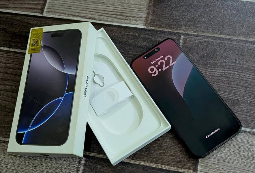 Apple iPhone 16 Pro Max 1