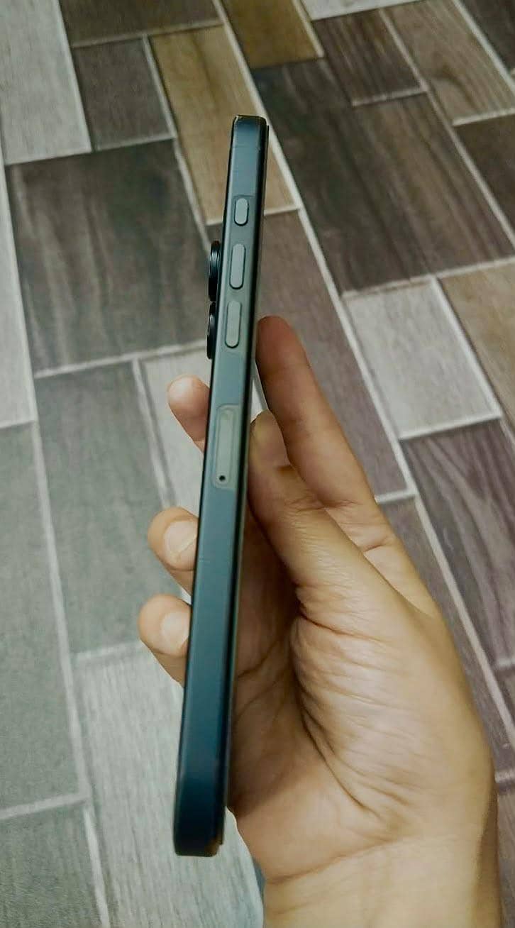 Apple iPhone 16 Pro Max 3