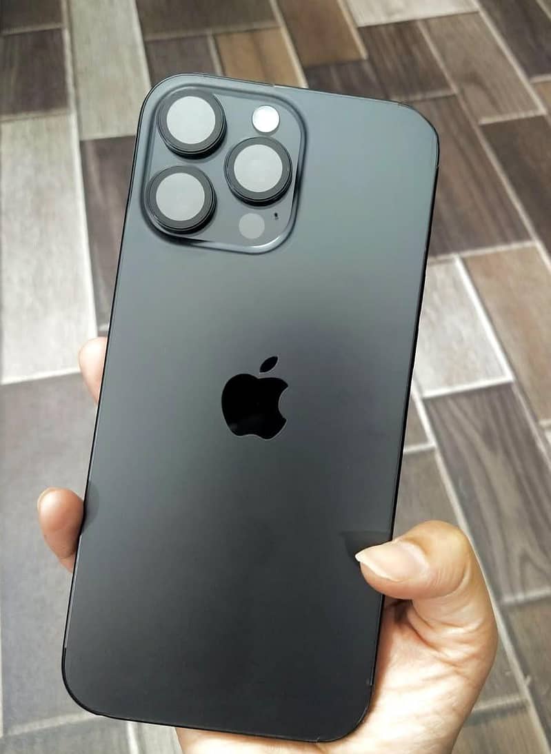 Apple iPhone 16 Pro Max 5