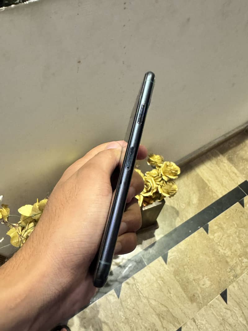 Apple iPhone 11 Pro Max 3