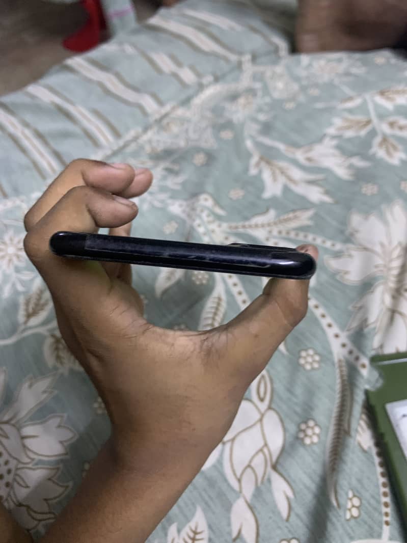Apple iPhone 7 Plus 3