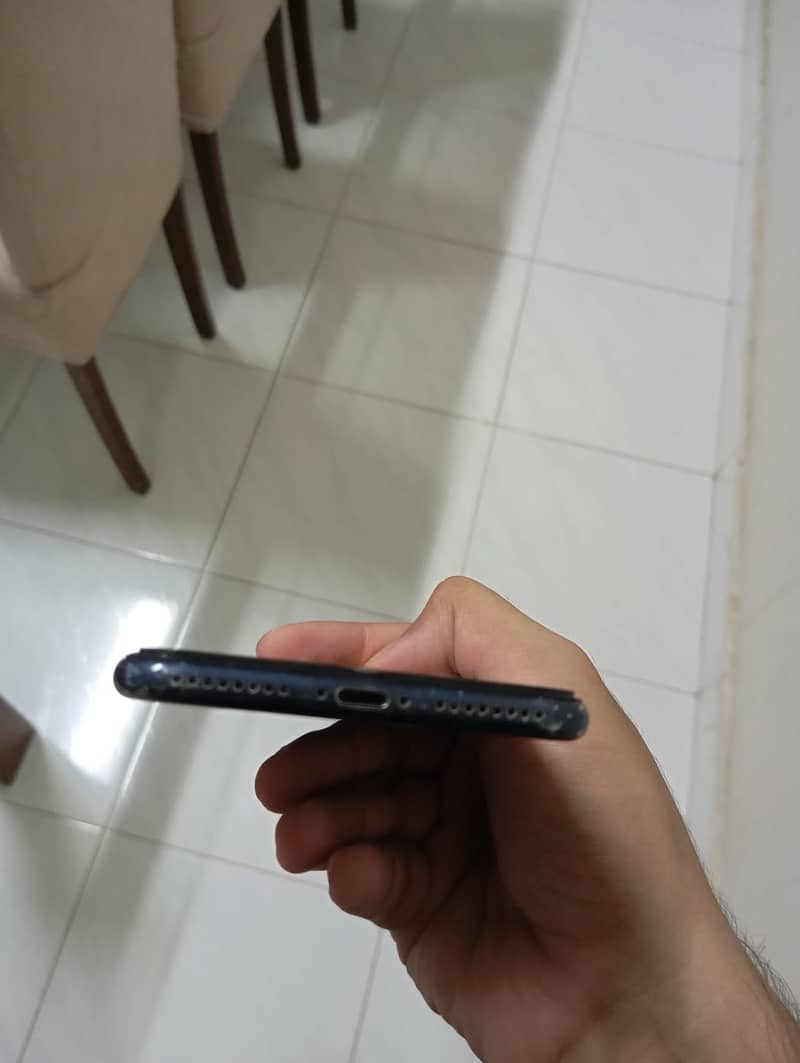 Apple iPhone 7 Plus 4