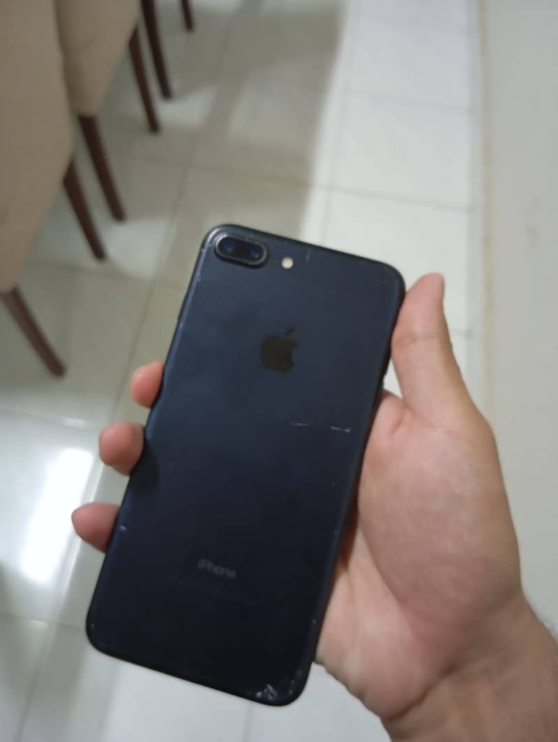 Apple iPhone 7 Plus 1