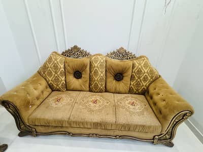 Crown sofa