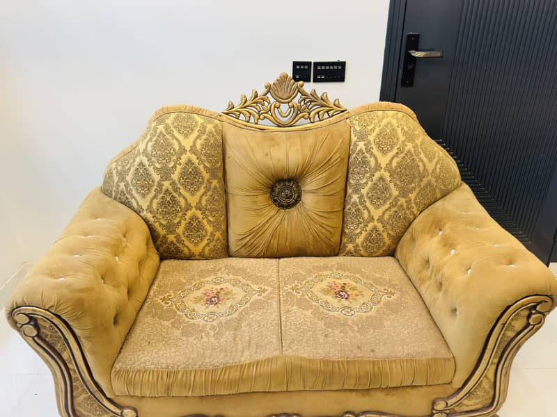 Crown sofa 1