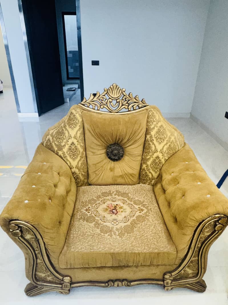 Crown sofa 2