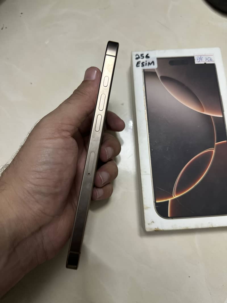 Apple iPhone 16 Pro Max 1