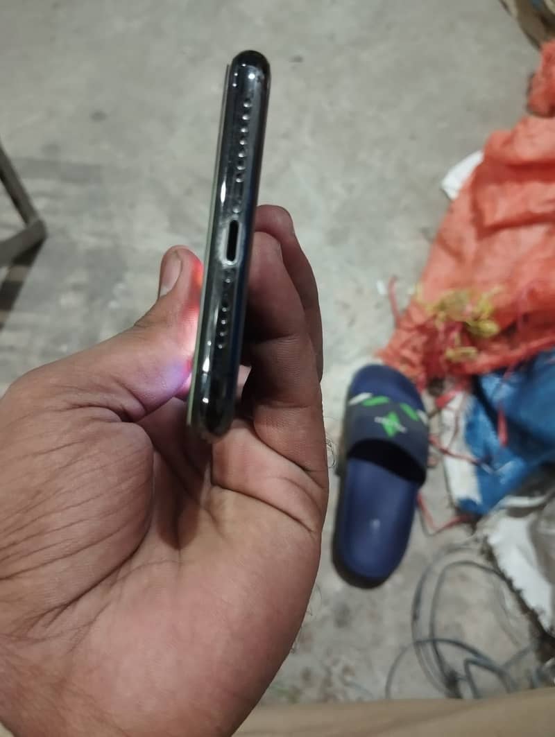 Apple iPhone XS Max 1