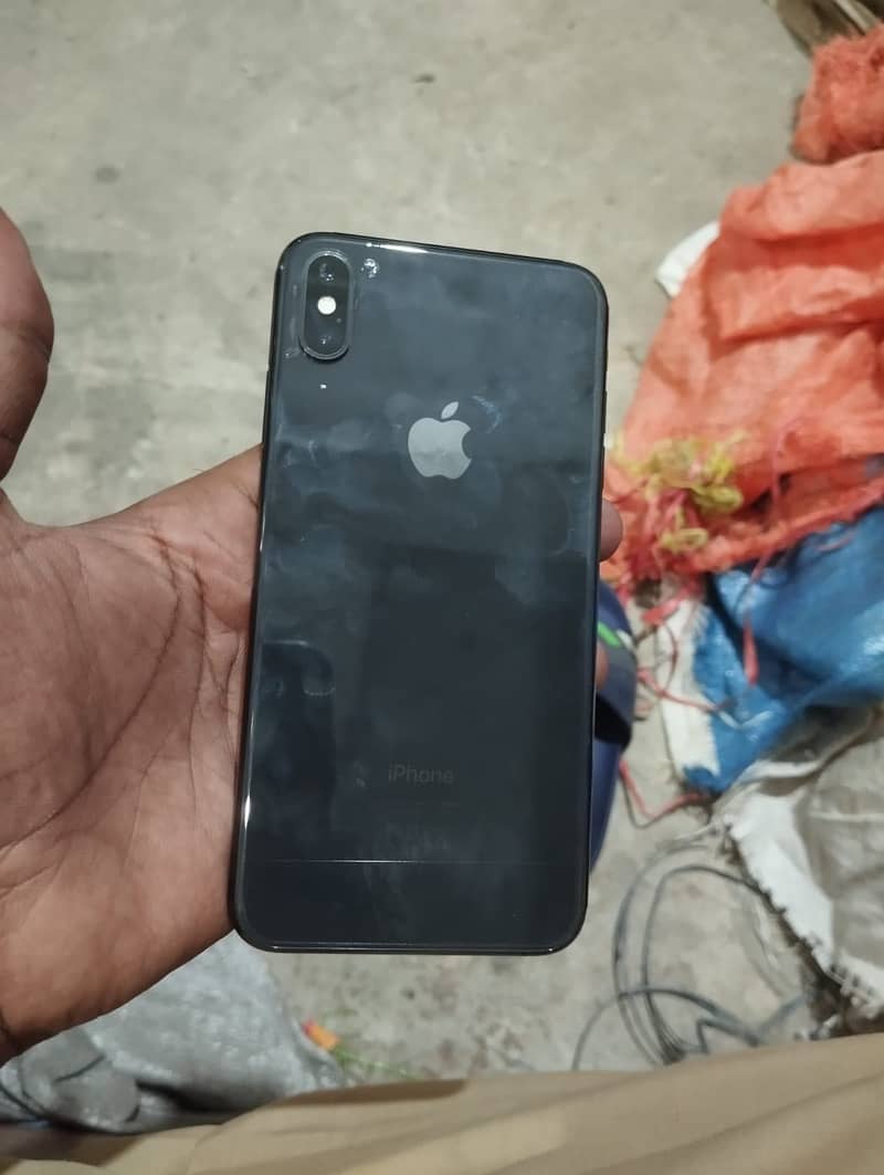 Apple iPhone XS Max 5