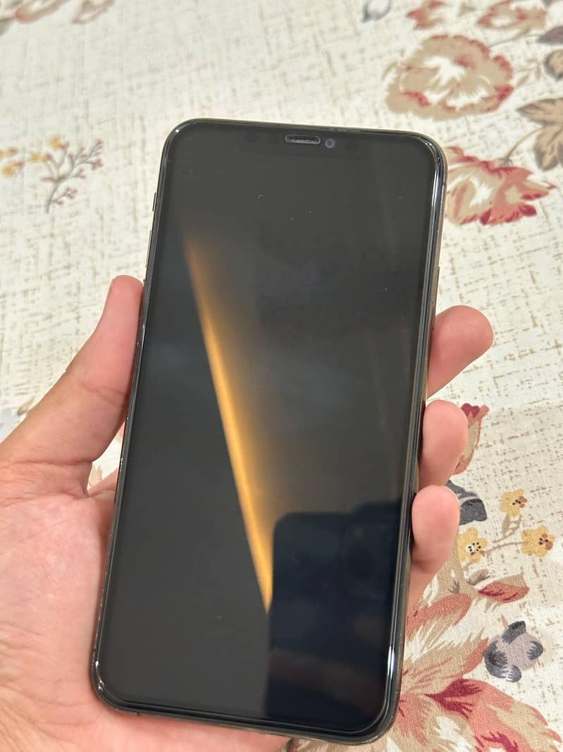 Apple iPhone 11 Pro Max 3