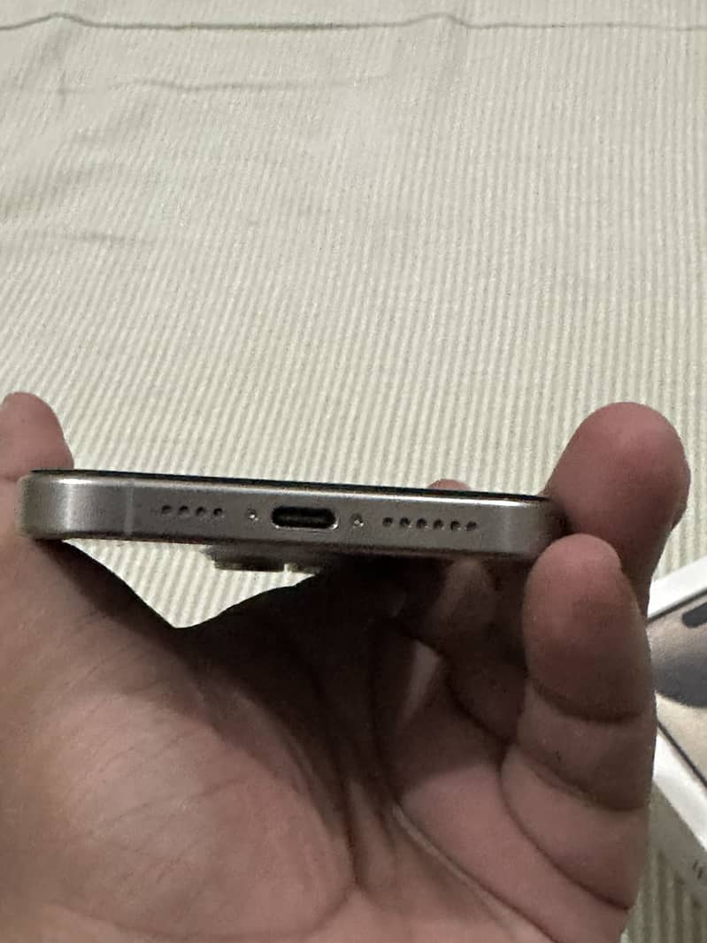 Apple iPhone 15 Pro Max 3