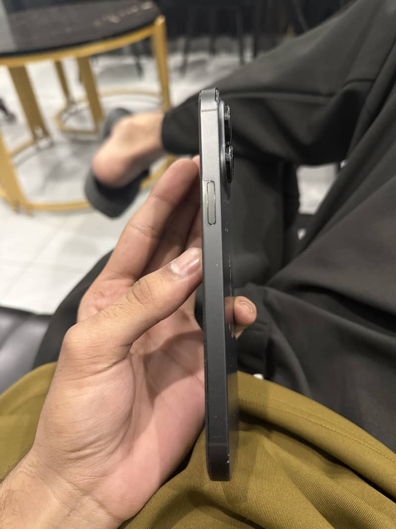 Apple iPhone 14 Pro Max 4