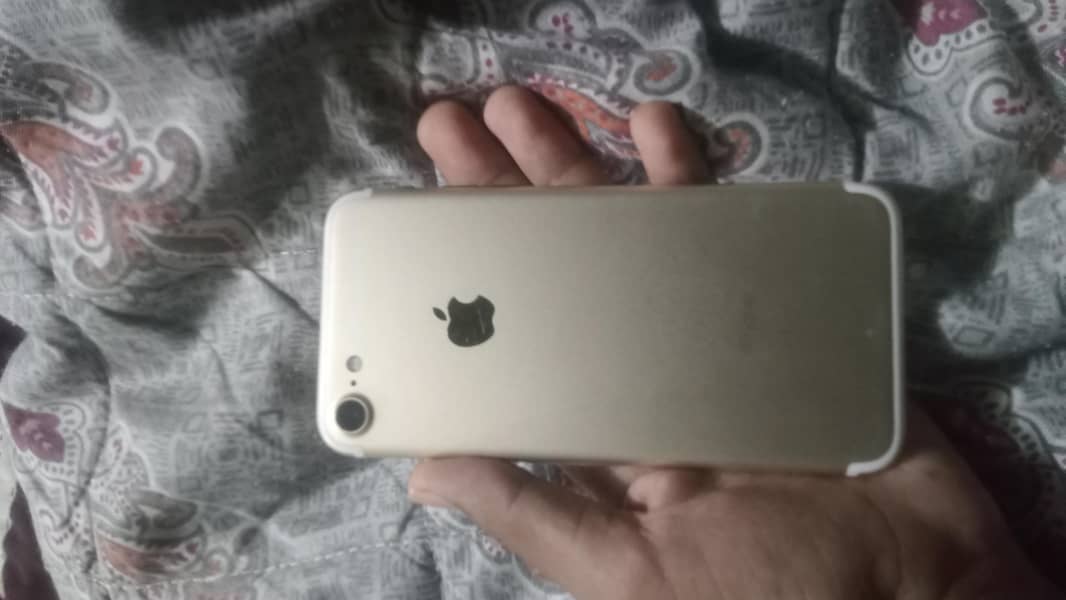 Apple iPhone 7 5