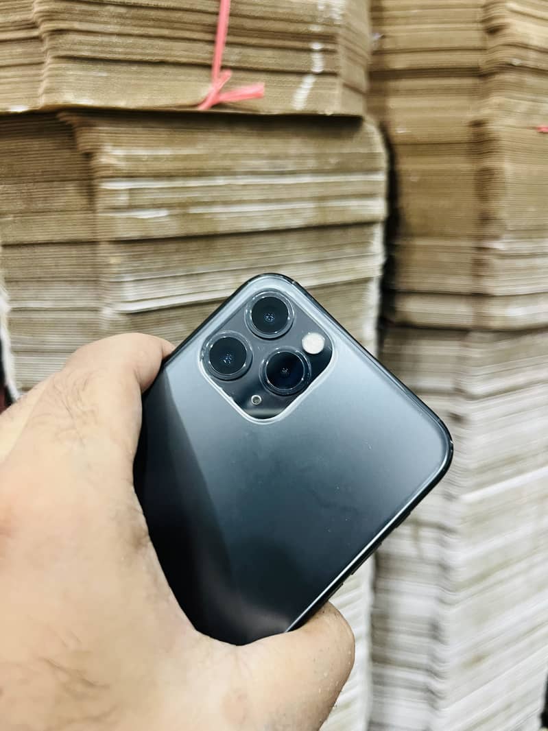 IPhone 11 Pro 1
