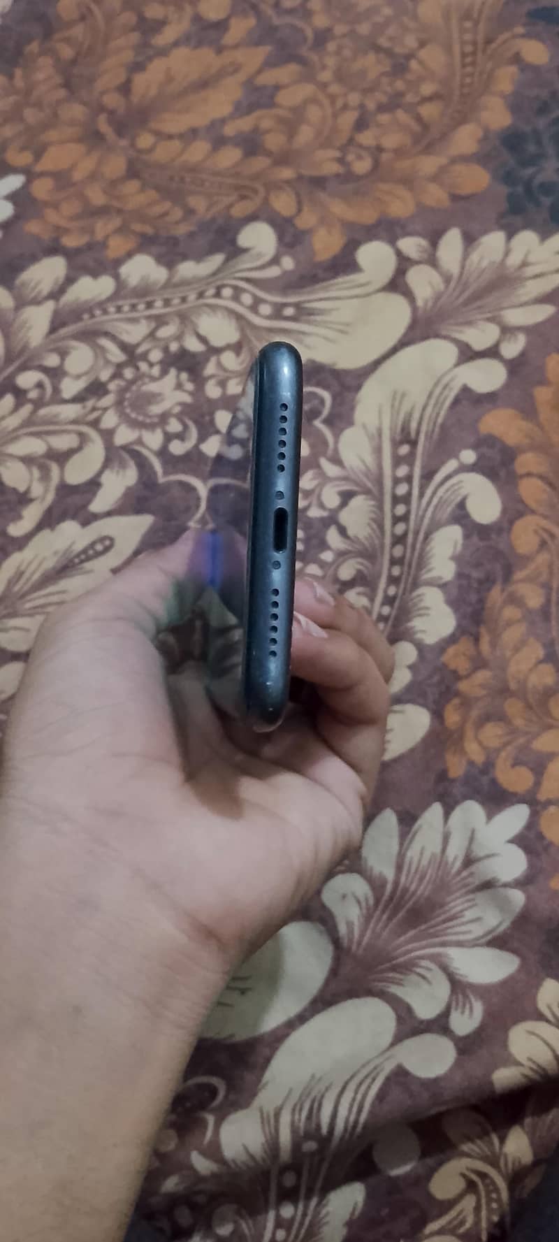 Apple iPhone 11 4