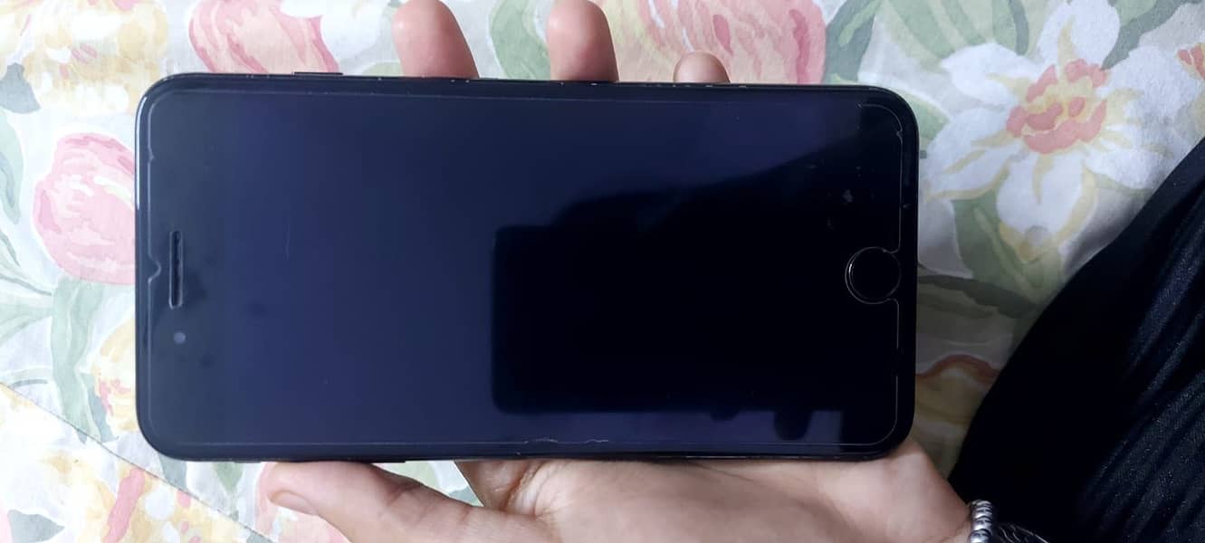Apple iPhone 7 Plus 1