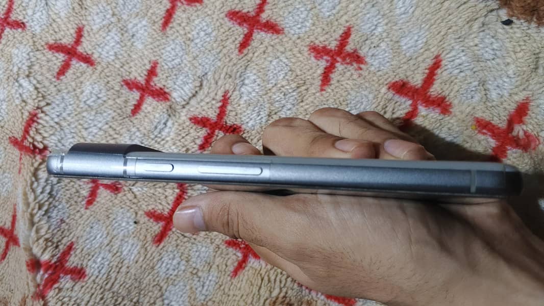 Google Pixel 8 2