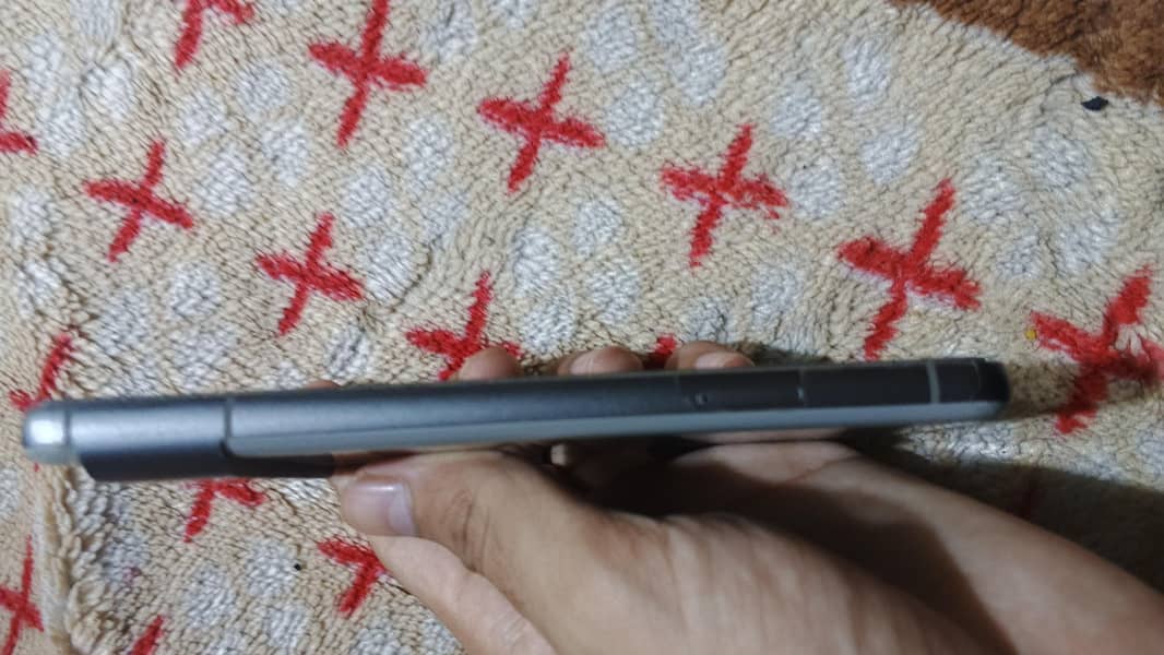 Google Pixel 8 4