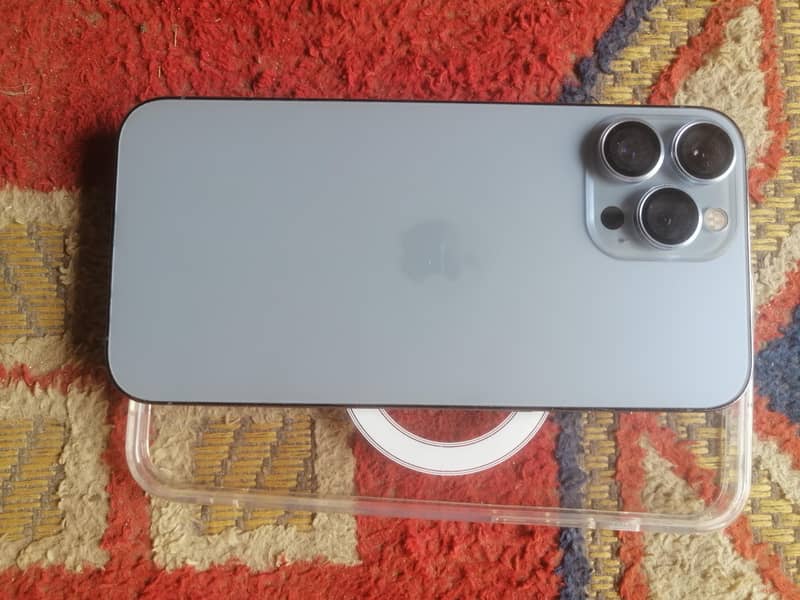 Apple iPhone 13 Pro Max 3