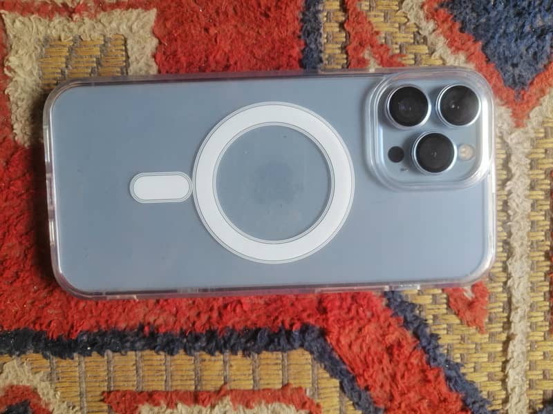 Apple iPhone 13 Pro Max 4