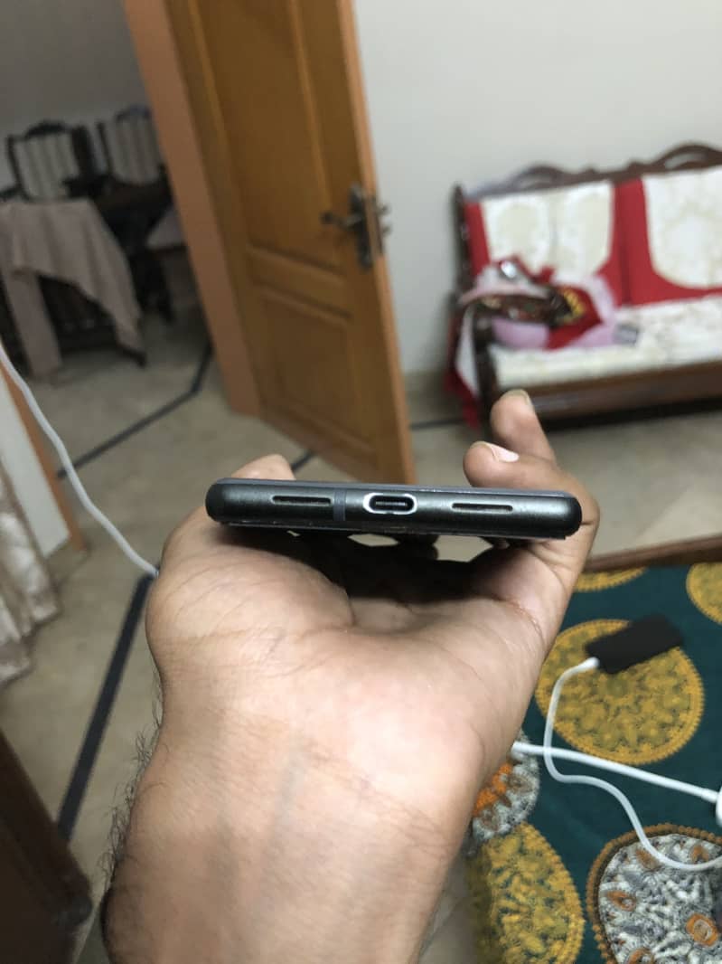 Google Pixel 6 4