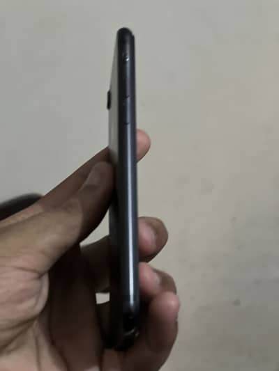 Apple iPhone 7