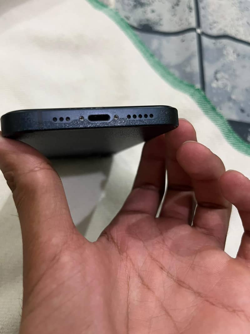 Apple iPhone 13 1