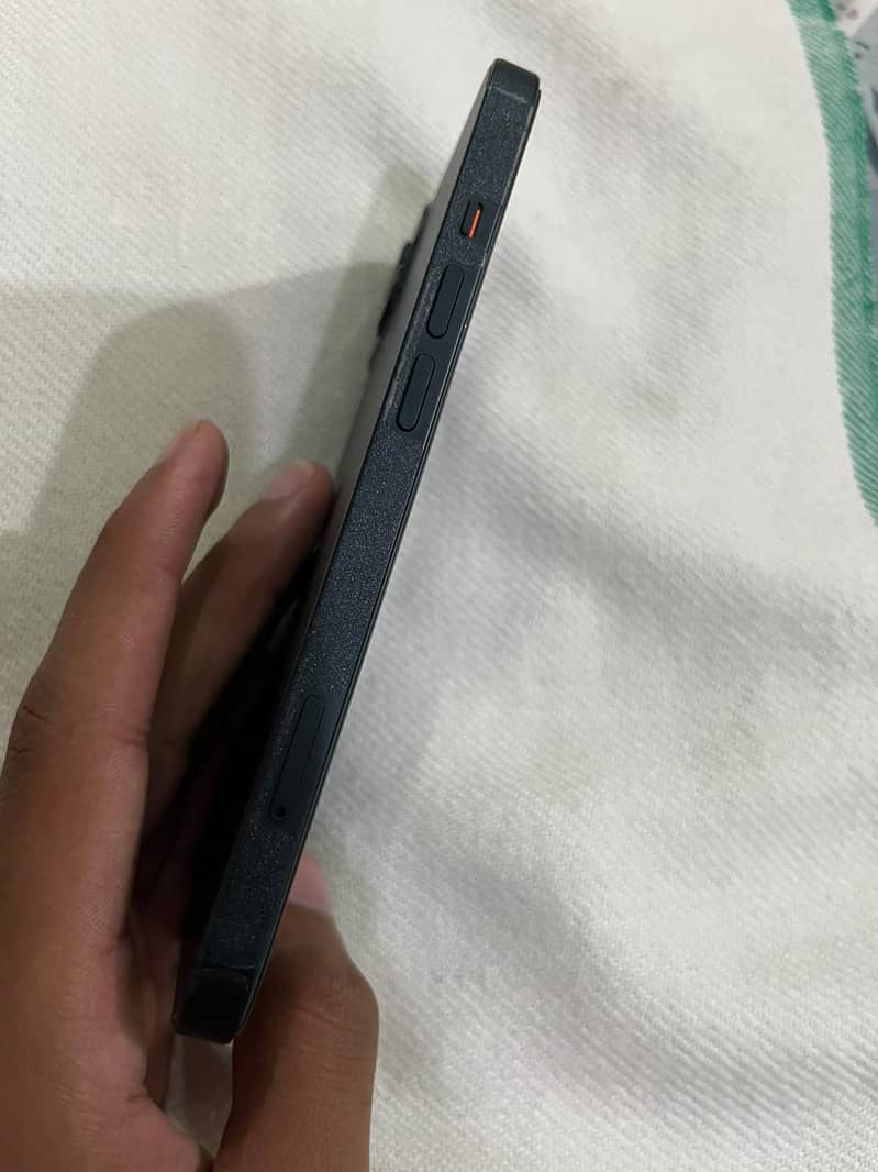 Apple iPhone 13 4