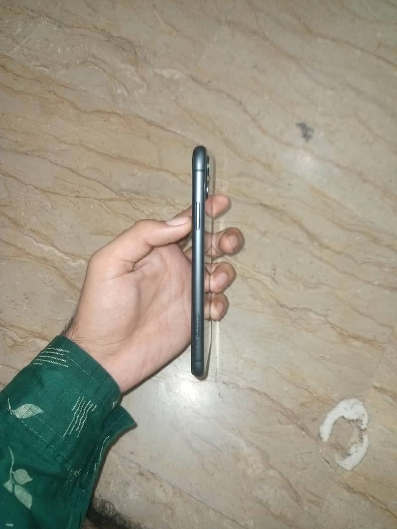 Apple iPhone 11 10