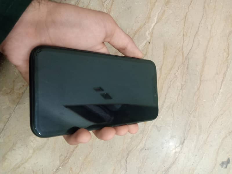 Apple iPhone 11 12