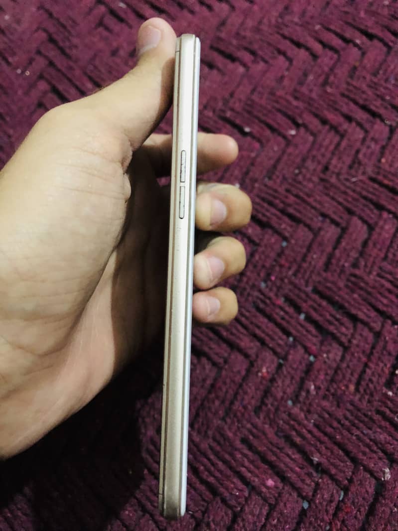 OPPO A37 2