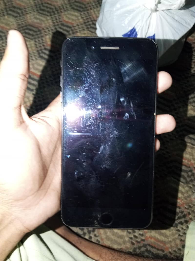 Apple iPhone 7 Plus 1