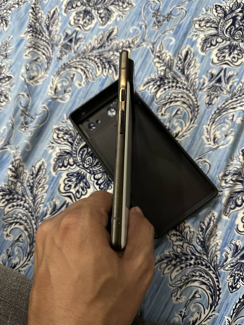 Google Pixel 6 4
