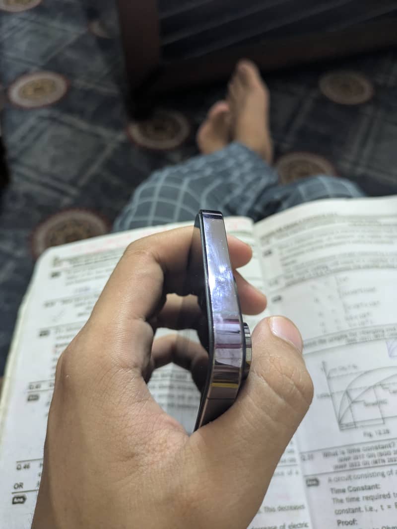 Apple iPhone 14 Pro 3