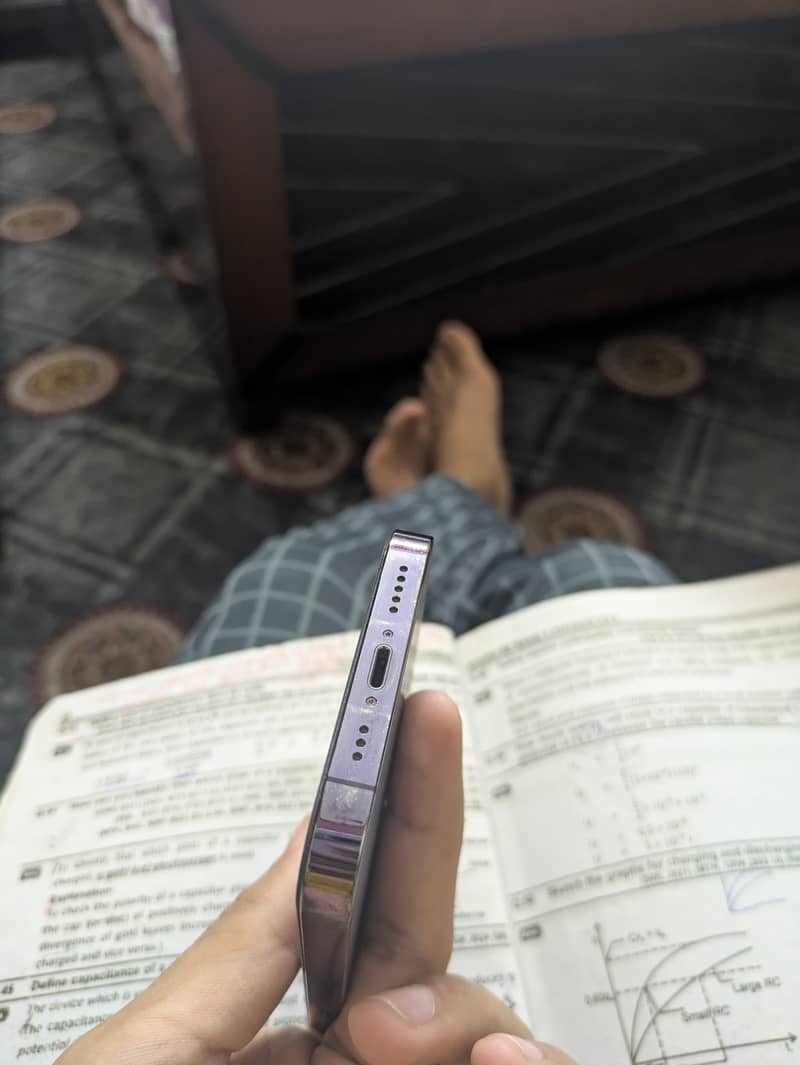 Apple iPhone 14 Pro 4