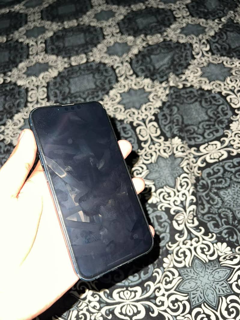 Apple iPhone 13 2