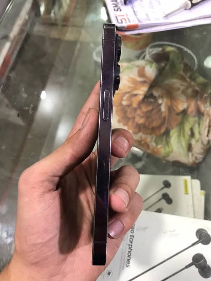 Apple iPhone 14 Pro 2