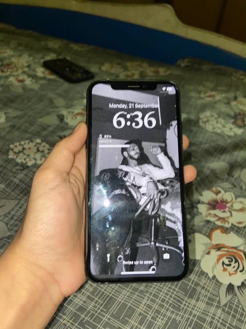 Apple iPhone X 3