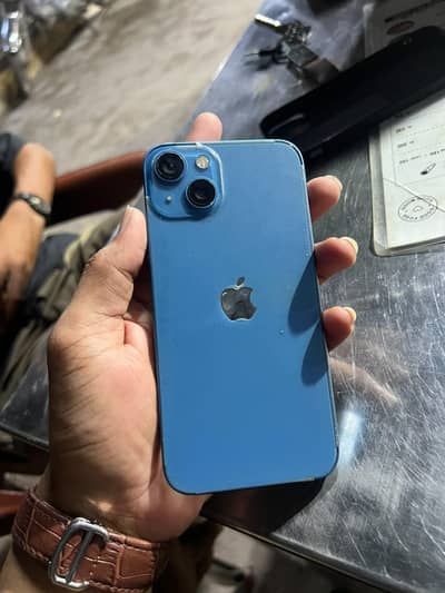 Apple iPhone 13