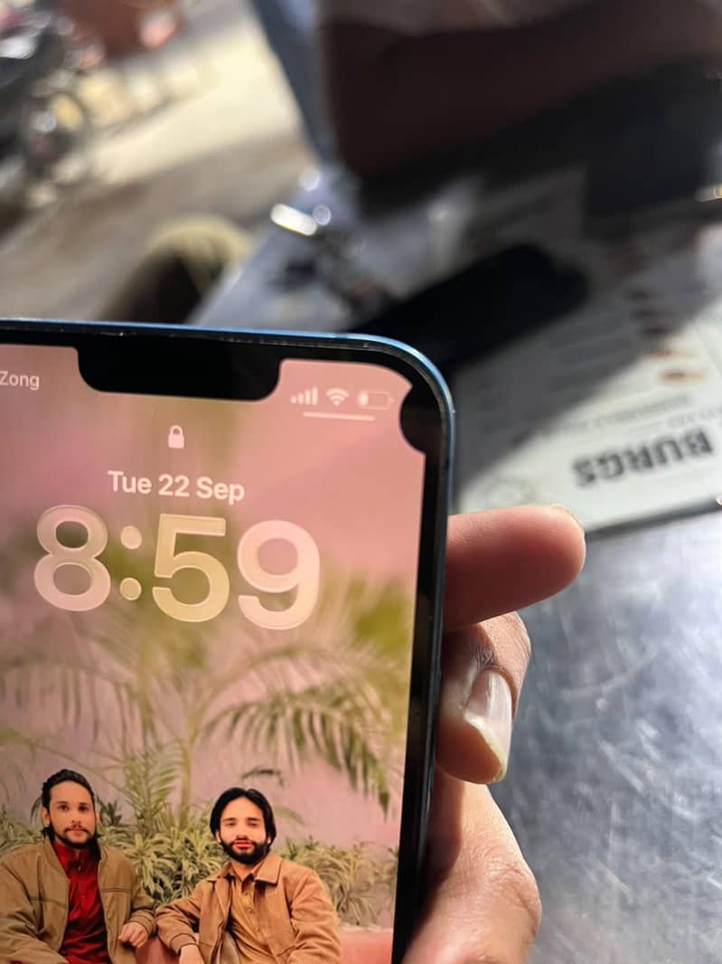 Apple iPhone 13 3