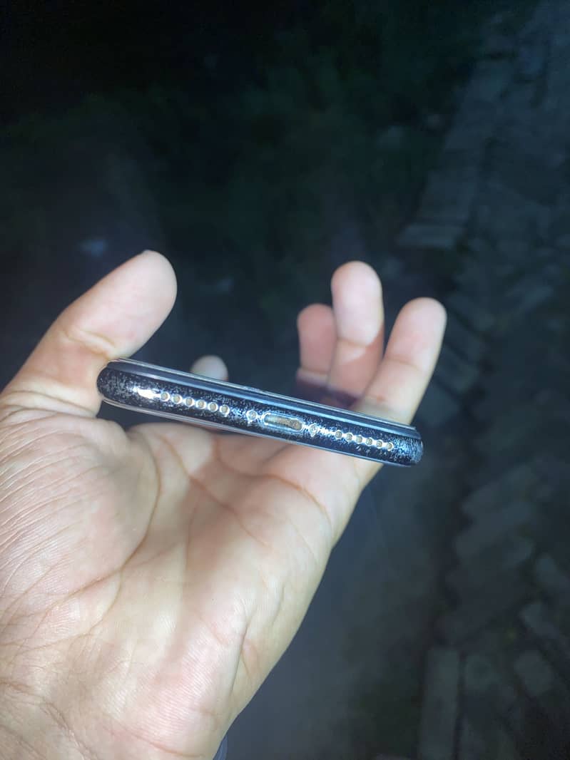 Apple iPhone X 3