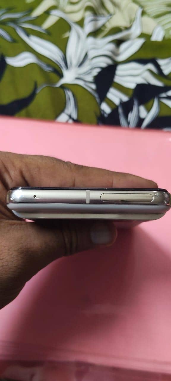 Google Pixel 8 Pro 10