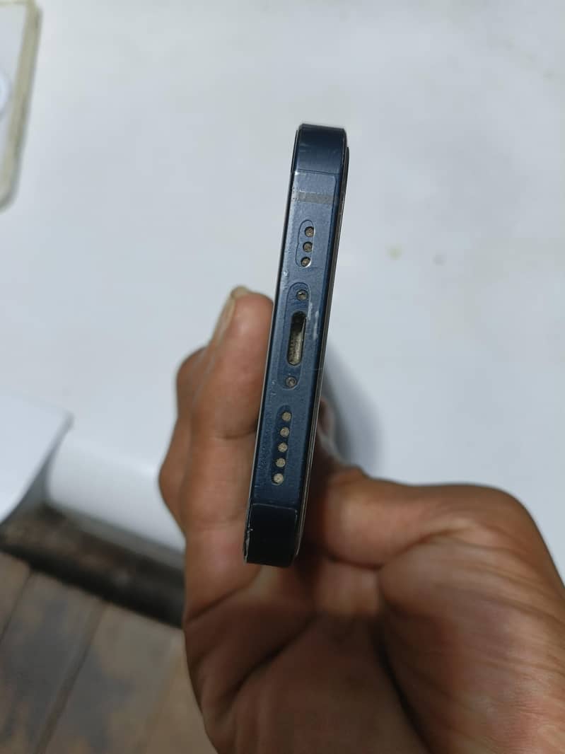Apple iPhone 14 3