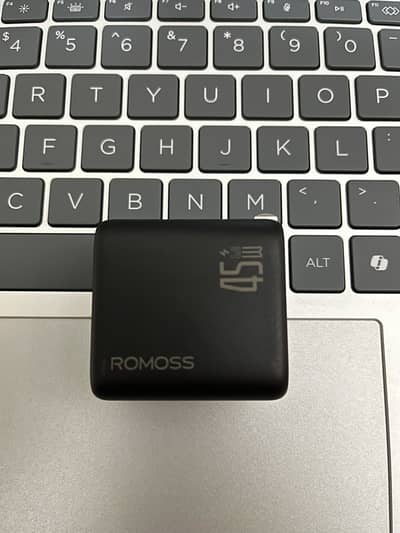 45 W Super Fast Charger ROMOSS Original type c phone laptop tablet
