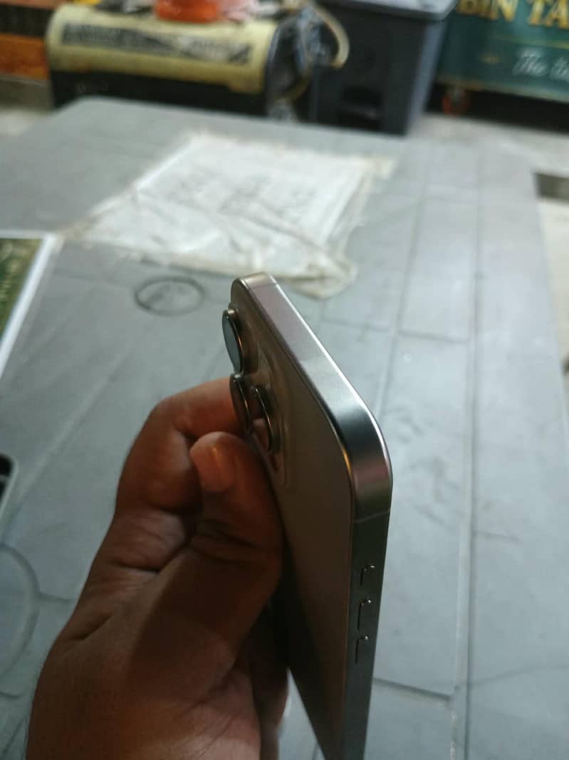 Apple iPhone 16 Pro 5