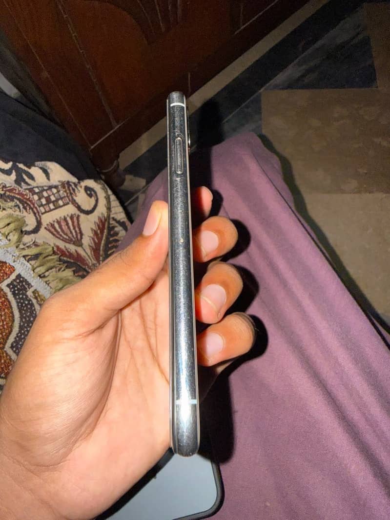 Apple iPhone X 3
