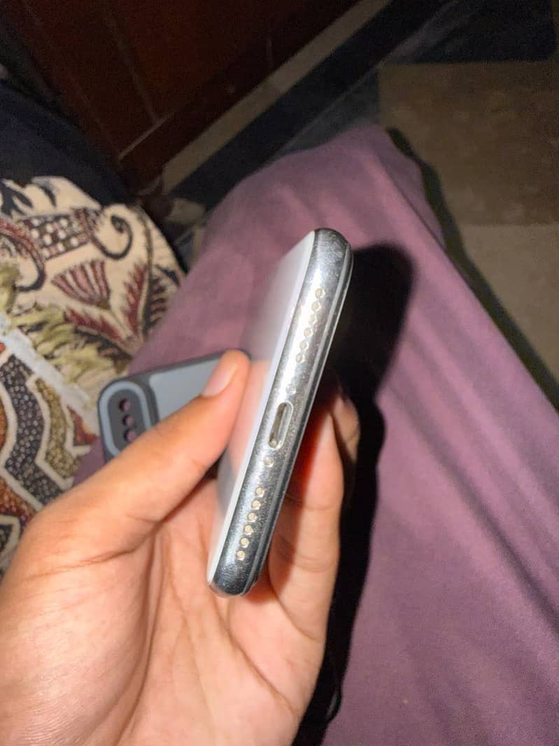 Apple iPhone X 5