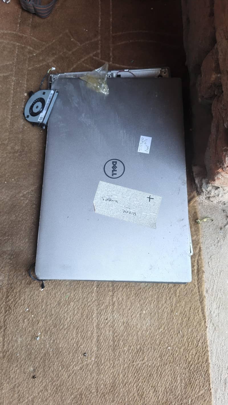 Old laptop and computer 0
