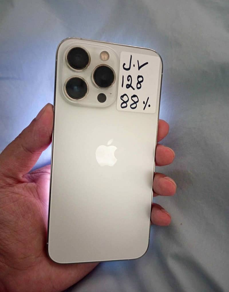 Apple iPhone 13 Pro 0